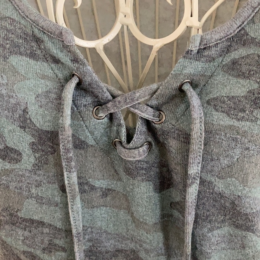 𝅺MUDD short sleeve top - Picture 3 of 6